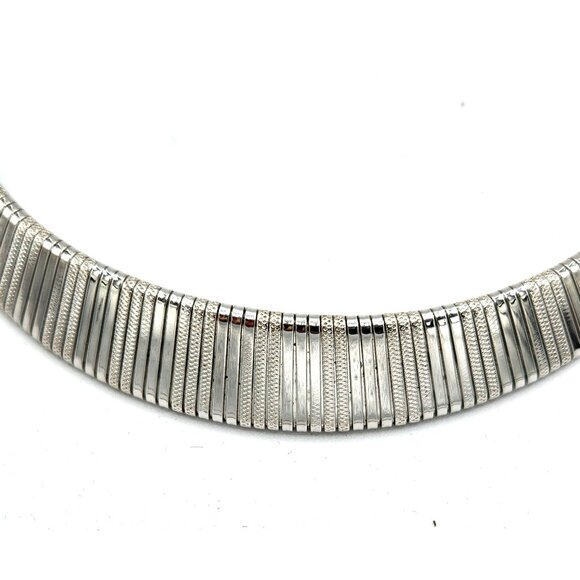 Silvertone Edged Etched Omega Necklace - Vintage - Picture 2 of 2